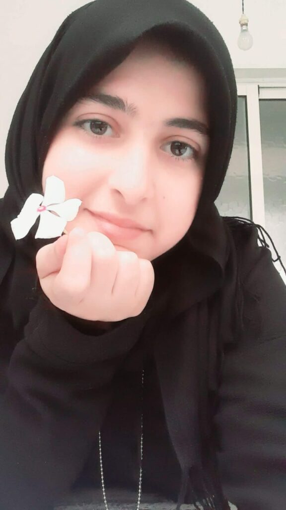 زكية بلحساوية شاعرة مغربية